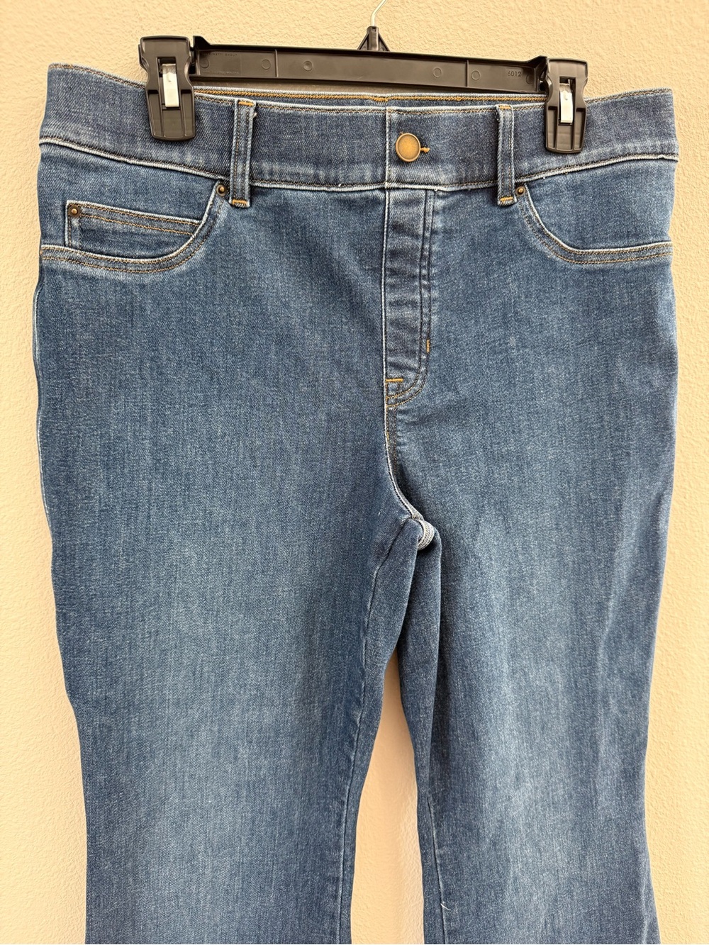 SPANX Pull On Blue Denim Flare Jeans XL - Picture 2 of 5